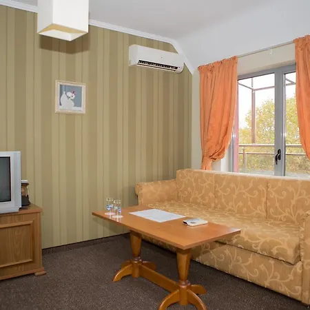 Хотел бордо 3*